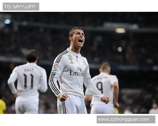 足球巨星完美射门瞬间定格 展现超凡技巧与无畏精神