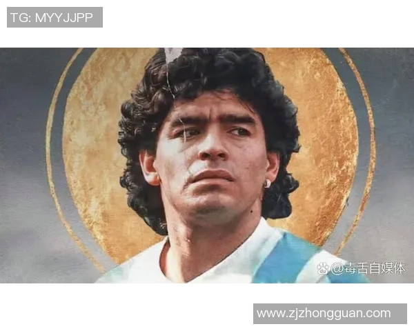 举起足球庆祝的传奇球星背后有哪些故事和深刻含义